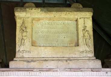 Tomba di Vestorio Prisco