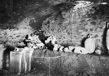 CASA DEL MENANDRO. Ambiente sotterraneo in cui si rinvenne la cassa delle argenterie. ©SSBAPES; neg. C 1755