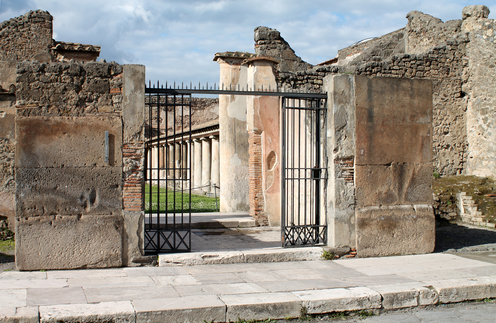 TERME STABIANE. L’ingresso delle terme. ©SSBAPES TERME STABIANE. L’ingresso delle terme. ©SSBAPES